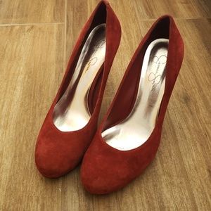 Jessica Simpson Red hills